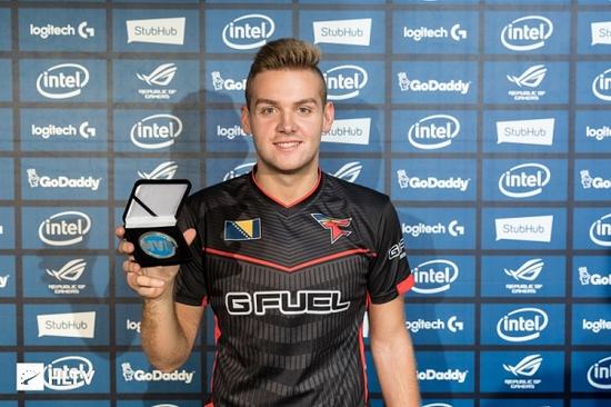 Faker揭秘职业选手的背后的秘密：一定要好好睡觉